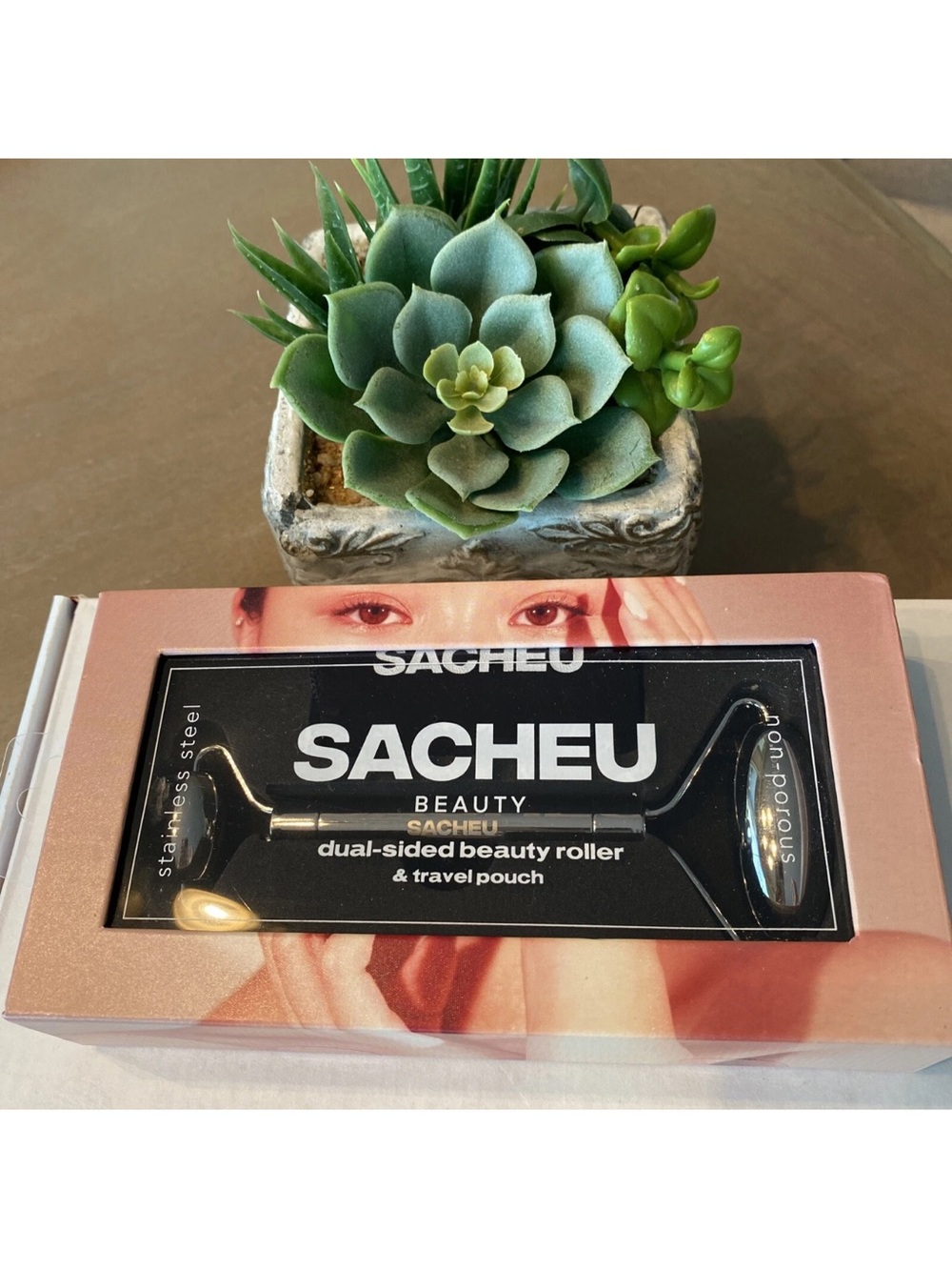 SACHEU Dual-Sided Beauty Roller & Travel Pouch Self Cooling Stainless Steel NEW!